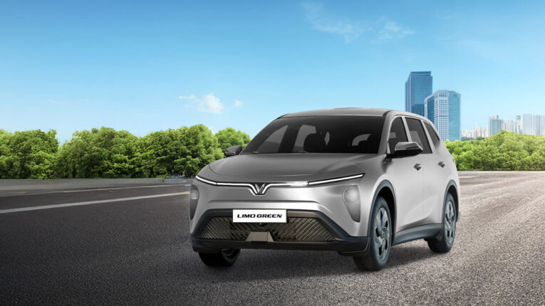 lô xe limo green tiên phong đầu tiên